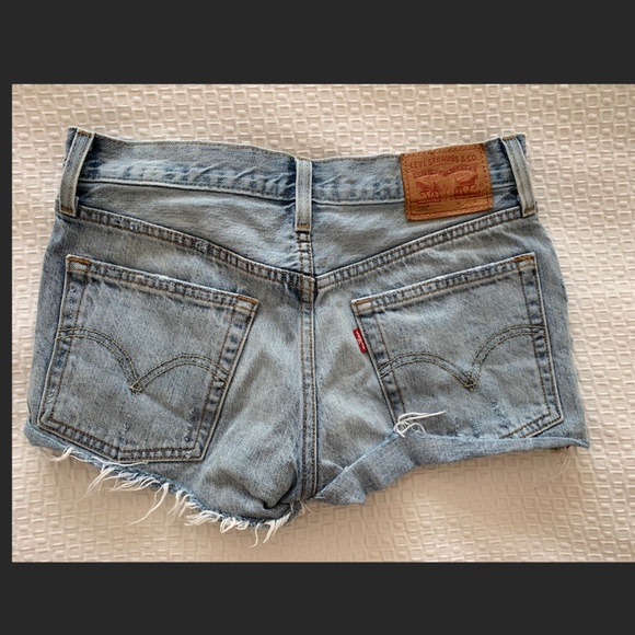 Levi's W25 501 WAVELINE Denim Shorts - Picture 6 of 8